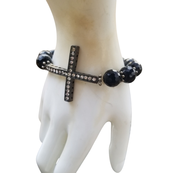 VINTAGE CRYSTAL CROSS & BLACK GLASS BEAD STRETCH BRACELET - Picture 3 of 5